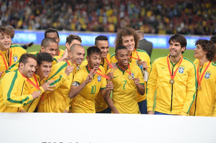 员将缺席本 员将缺席本