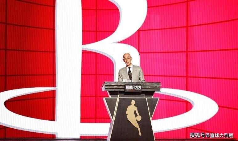 队承载着巨 队承载着巨