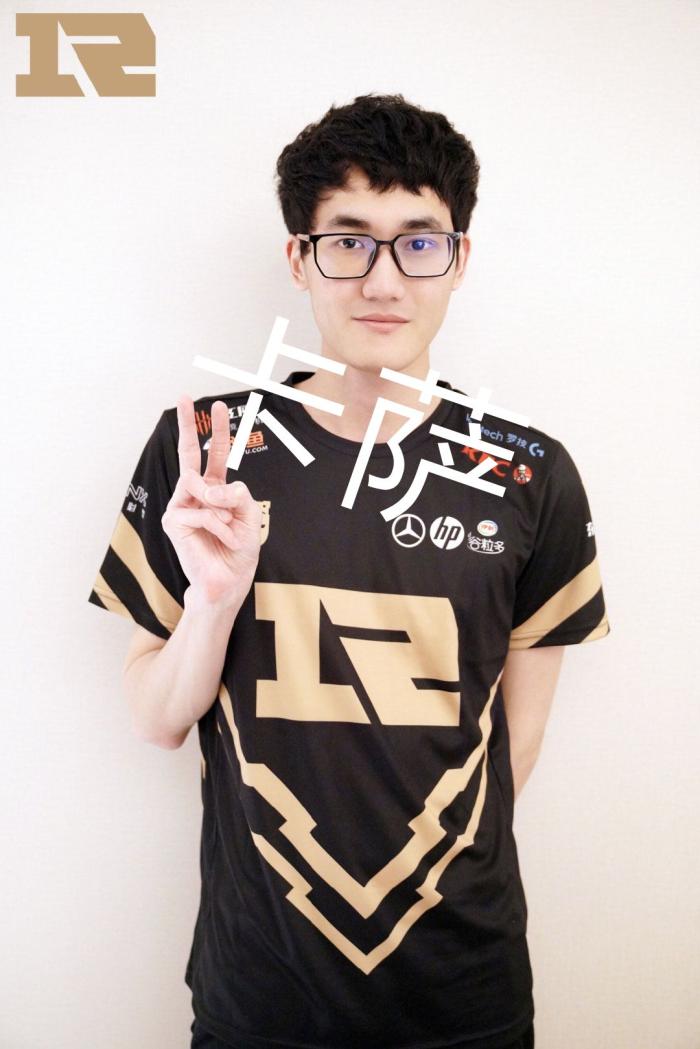 在与潜在下 在与潜在下