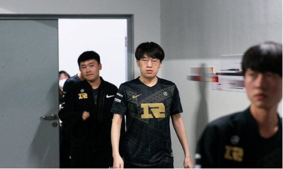 在这场焦点 在这场焦点